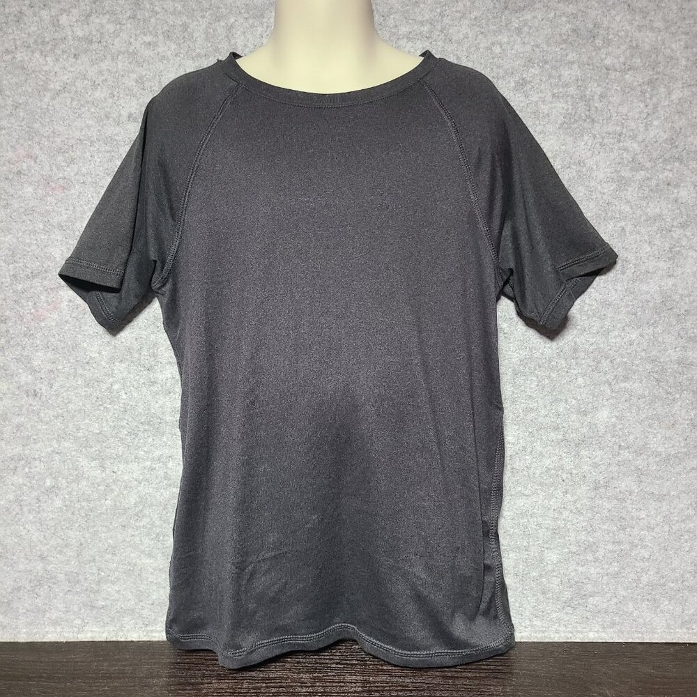 EUC Boys Moisture Wicking Athletic Tee 32 Degrees Cool Size S 7/8